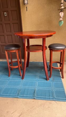 Round Pub Table