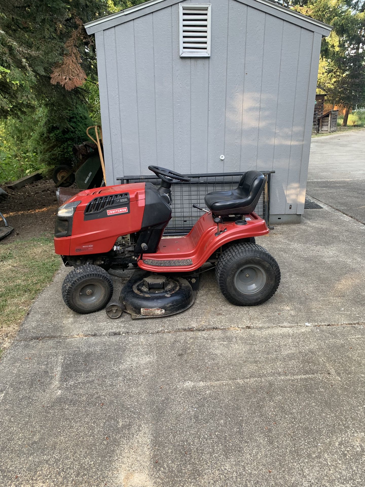 Craftsman LT 2000 Lawn tractor