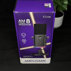 White Fifine AM8 Dynamic Microphone