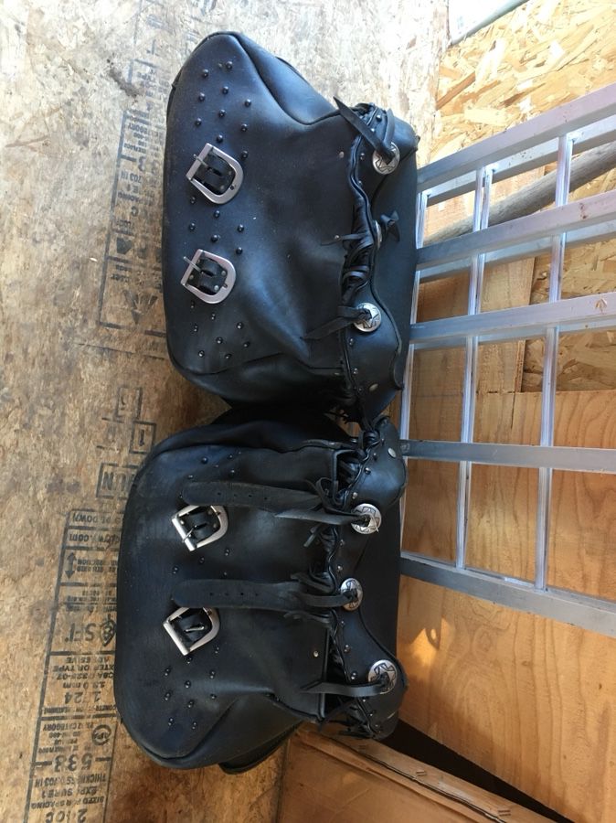 Very nice leather saddle bags.