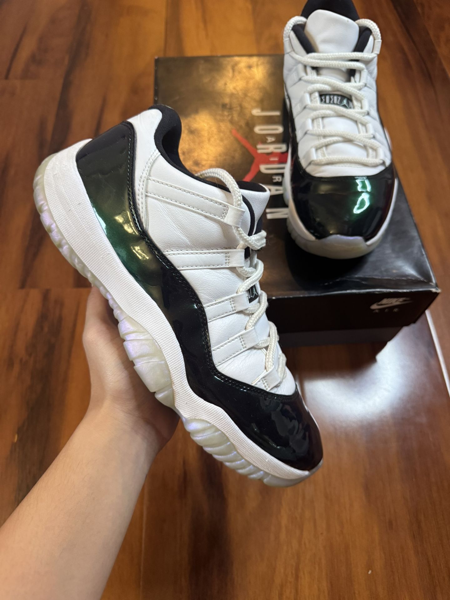 Jordan 11 Low Emerald