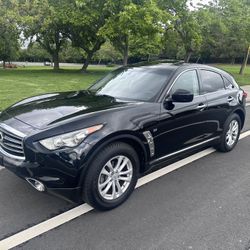 2016 infiniti Qx70