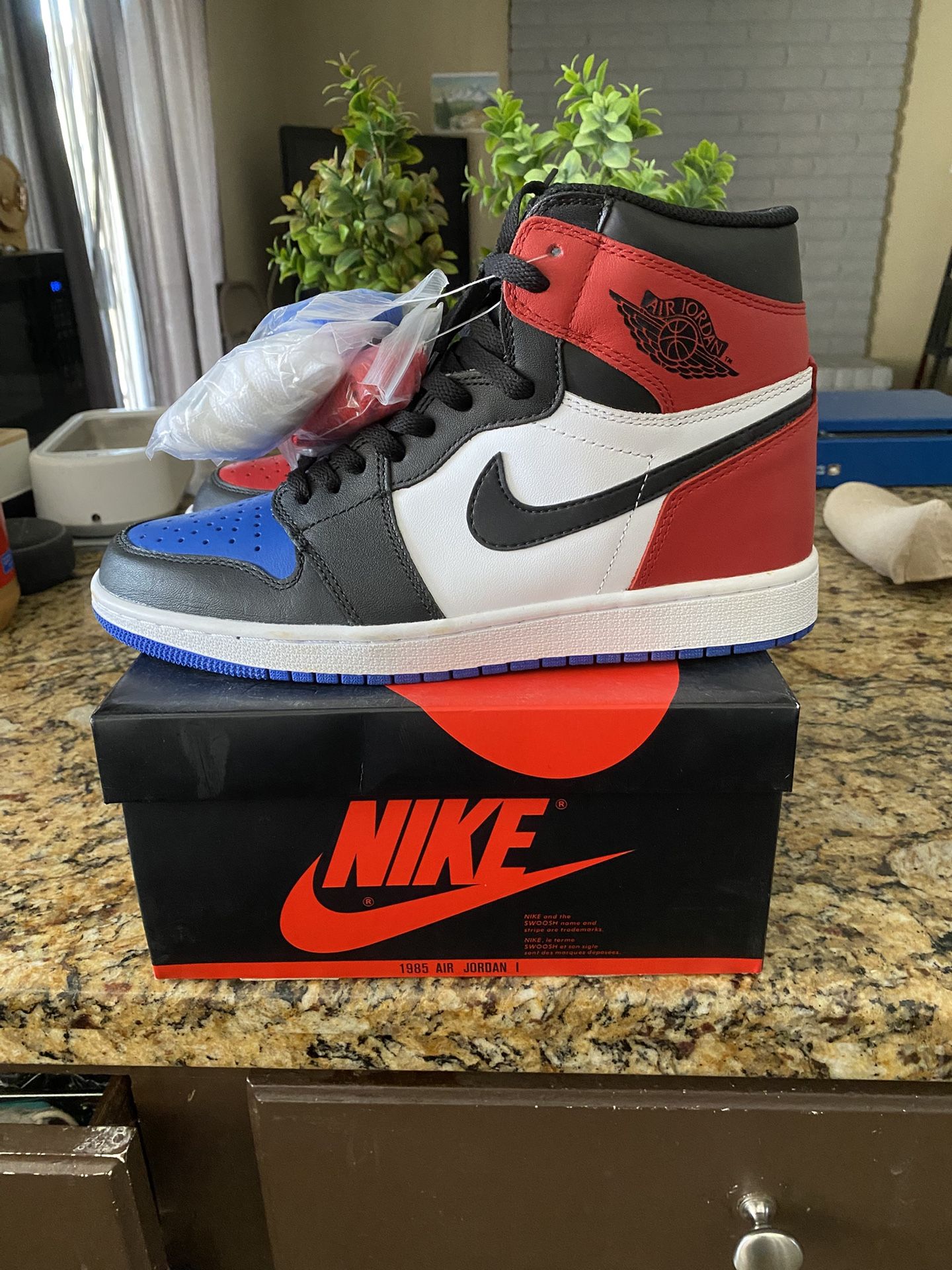 Jordan Retro Top 3 $70 FIRM