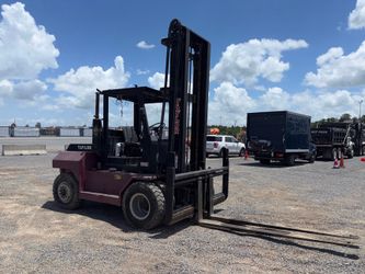 1988 Taylor TE-155S 14080 lb Pneumatic Tire Forklift