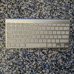 Apple Wireless Keyboard Model A1314