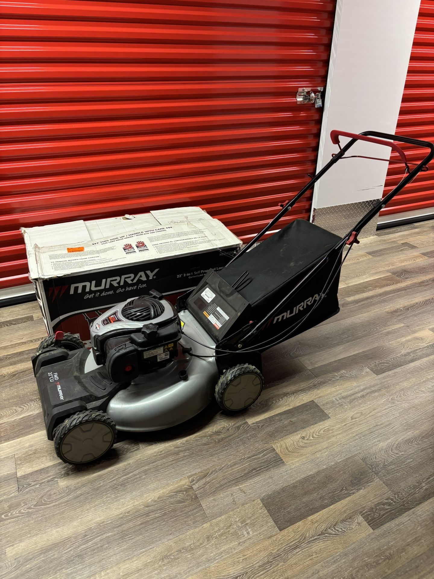 Murray B&S 22in Self Propelled Gas Lawn Mower! Brand New!