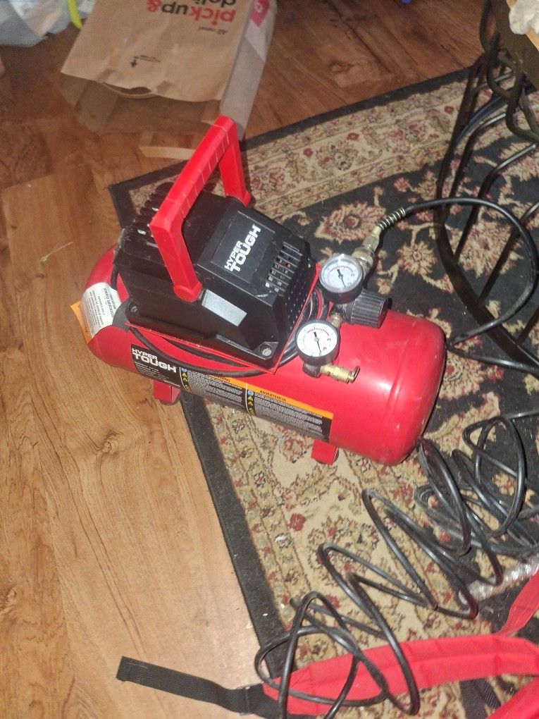 Hyper Tough 3 Gallon Oil-free Air Compressor