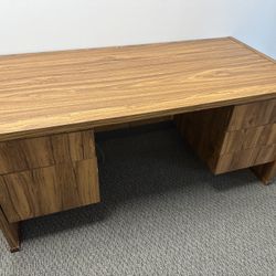 Free Desk