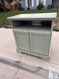 Free tv stand