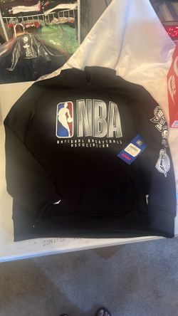 Boys hoodie size 18-20 NWT