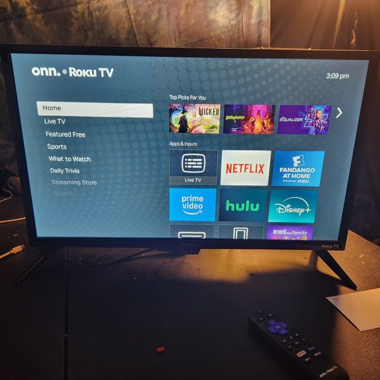 24 INCH ROKU TV