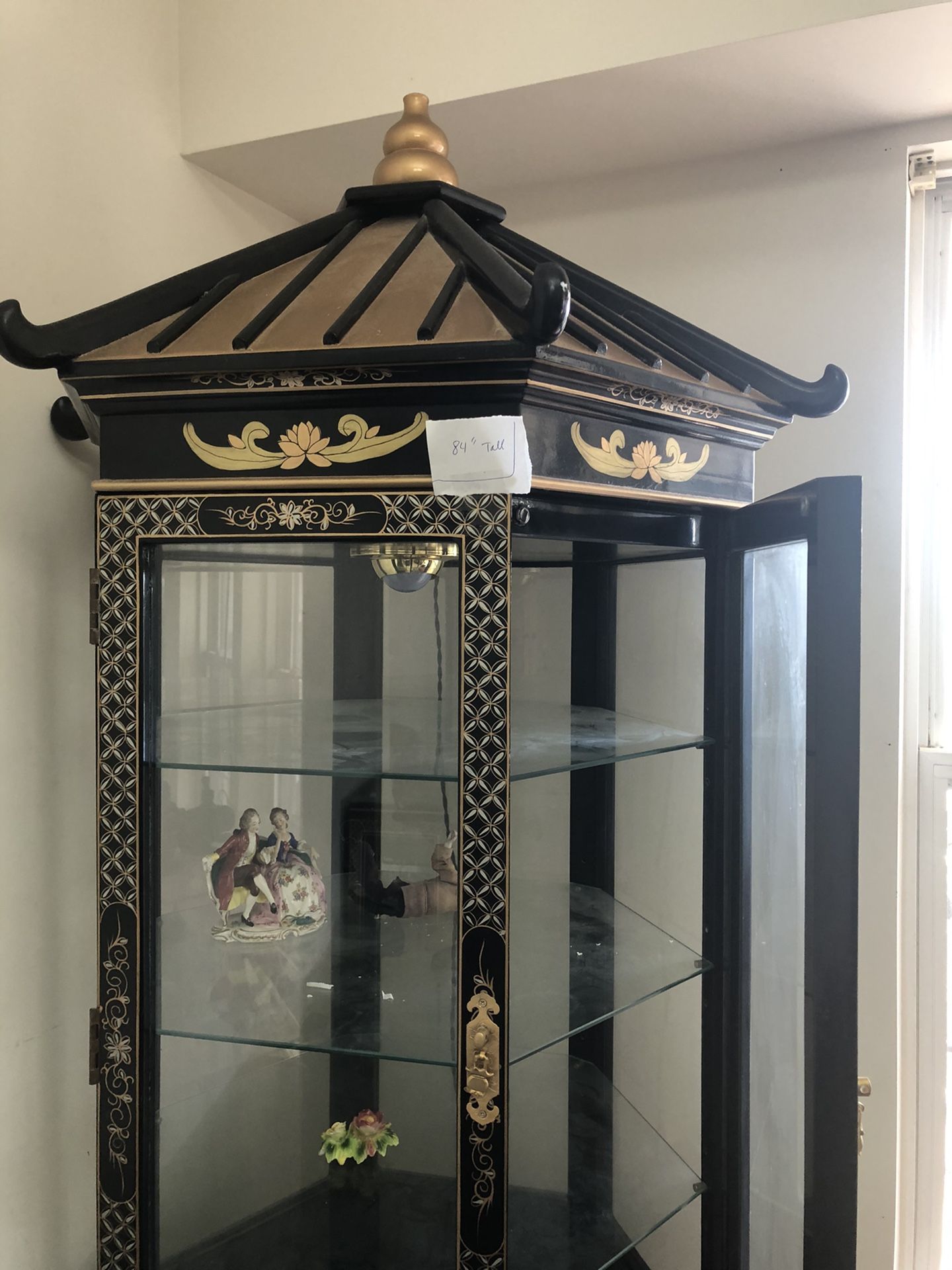 china cabinet - chinees black lacquer with mother of pearls