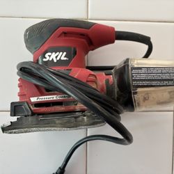 SKIL 1/4 Sheet Palm Sander