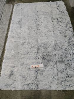 (new)4 X 6 fluffy area rug