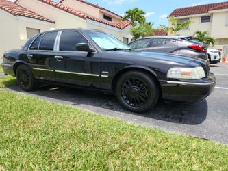 2011 Mercury Grand Marquis Ultimate Edition