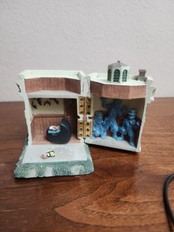 Haunted Mansion With Goofy Hinged Box Disney Halloween Decor