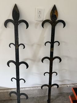 Vintage Wrought Iron Fleur-de-Lis Wall Racks – Set of 2 | Architectural Salvage | Rustic / French Country Decor