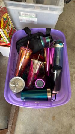 Box of Starbucks cups  and metal bottle cheap
