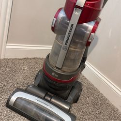 LG Kompressor Upright Vacuum