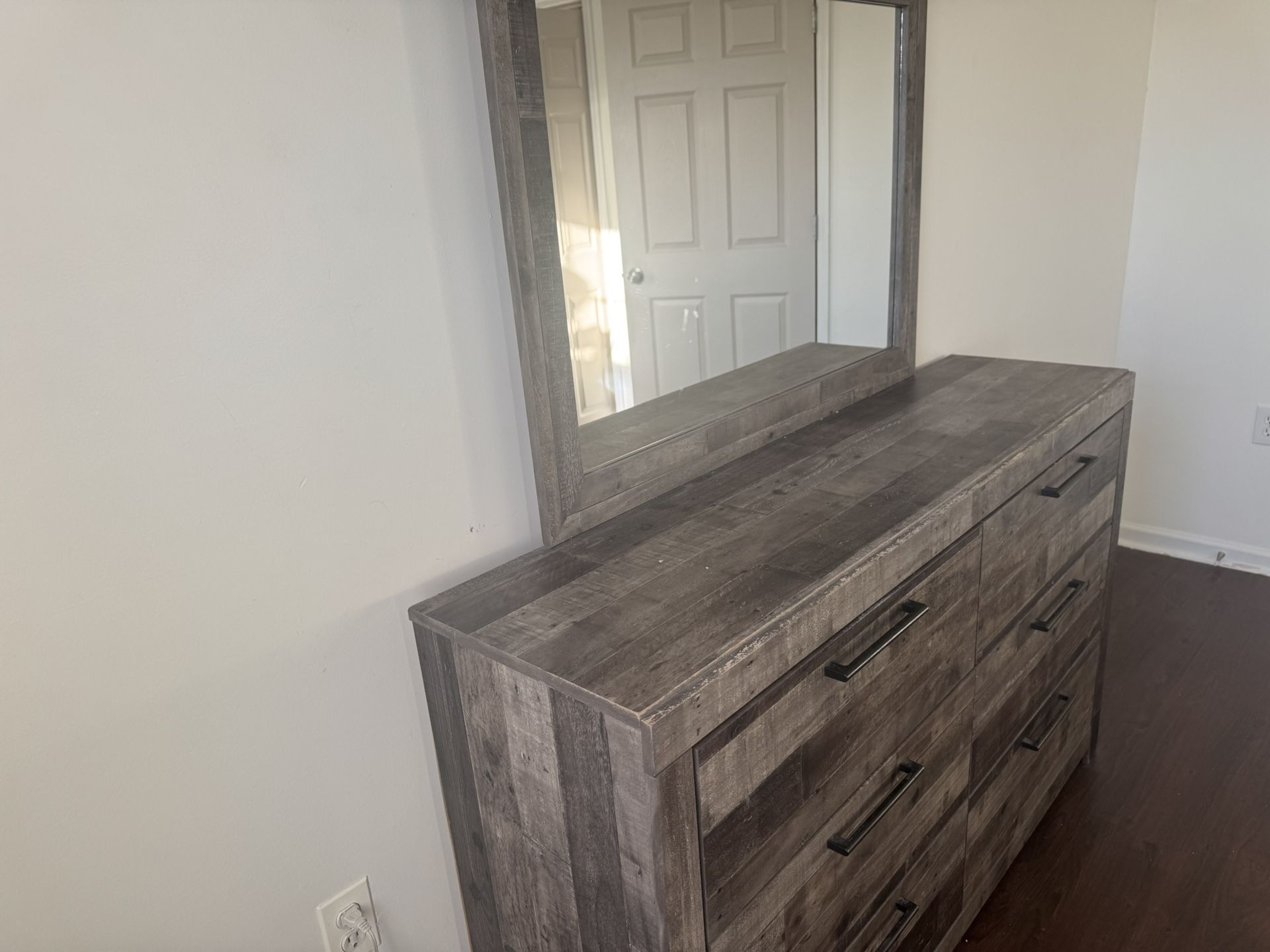 Raymour and Flanigan Chest and dresser Combo