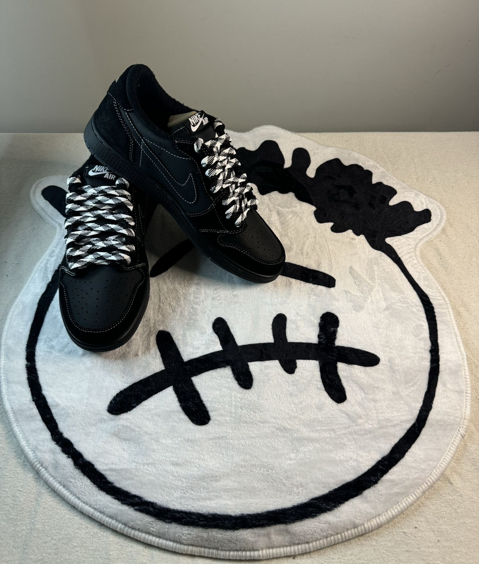 Travis Scott Black Phantoms Size 11