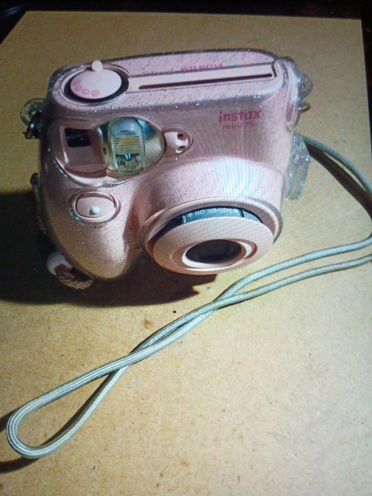 FUJI FILM  CHEKI INSTAX MINI 75  CHEKI PINK 2462009