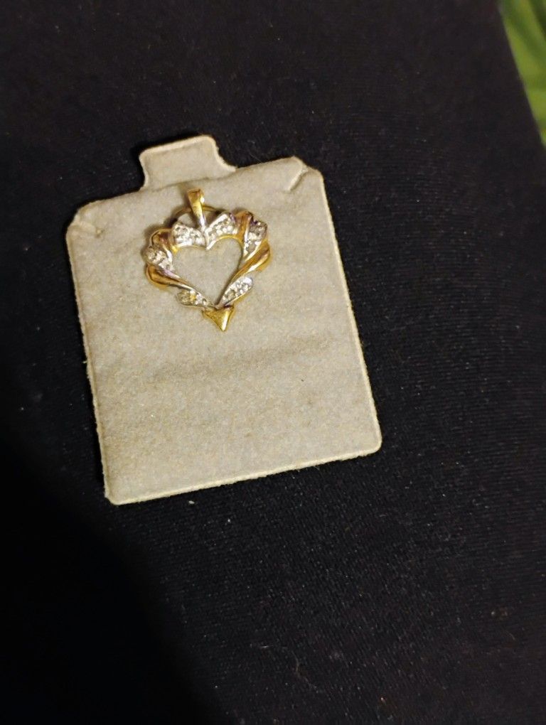 JMC 10k Gold Heart Shaped Pendant