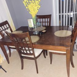 Brown Dinning Set With 4 Chairs