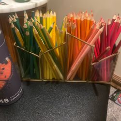 Lots of colored pencils