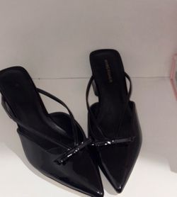 Black Marc Fisher heels