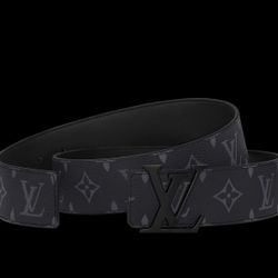 *NEW WITH BOX* Louis Vuitton Initiales 40mm Matte Black Belt