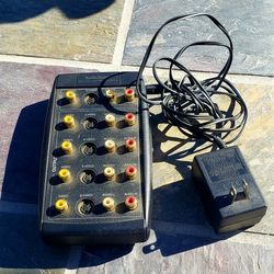 Radio Shack Video Distribution Amplifier (1 Input / 4 Outputs) 