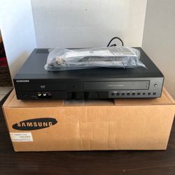 Samsung DVD-V9800 DVD/VCR Combo Player.