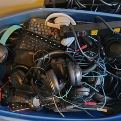 Misc Headsets/keyboard