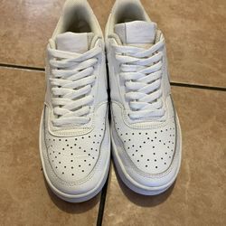 Nike Court Vision Low