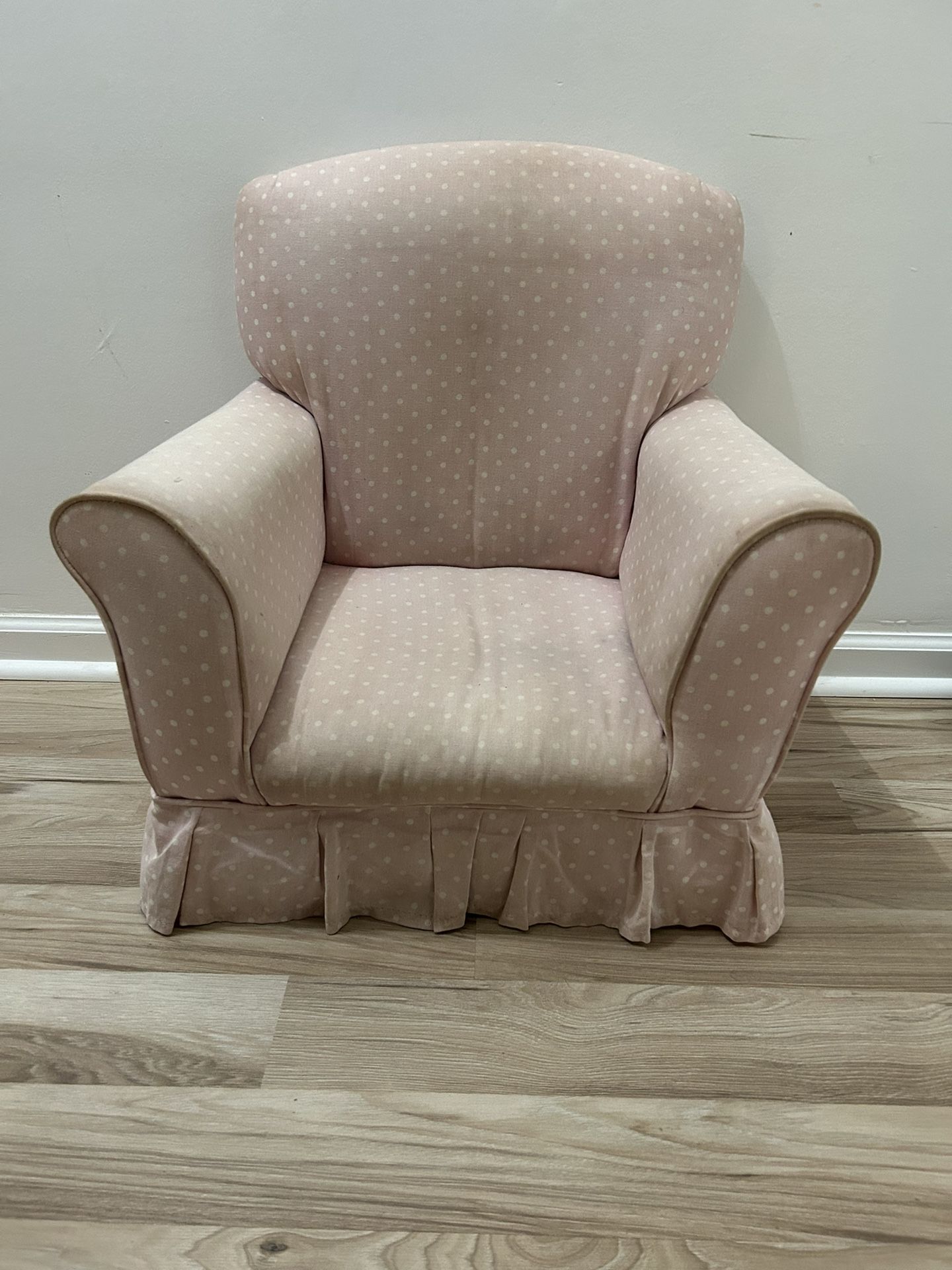 Vintage | Style Pink Polka Dot Toddler Armchair | Adorable & Comfy