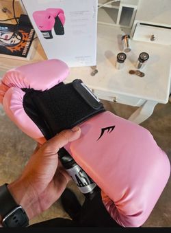 Pink Everlast Boxing Gloves 
