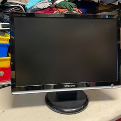 Samsung 22 Inches Monitor