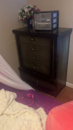 Chest of Drawers