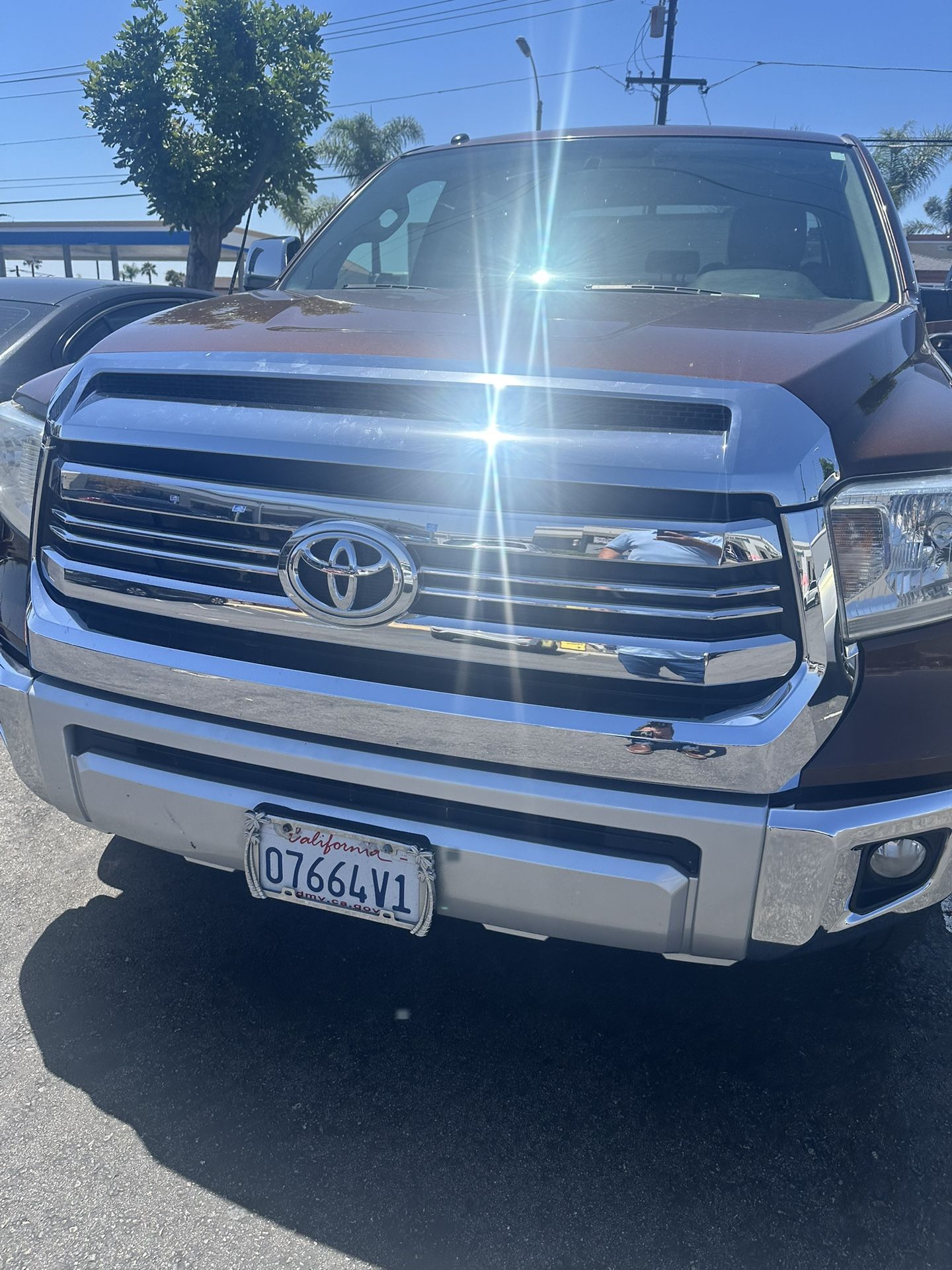 Toyota Tundra Grill (2014) 2020