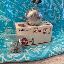 Avet JX6.0 RH Reel