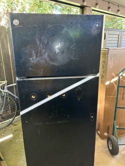 Refrigerator for Parts