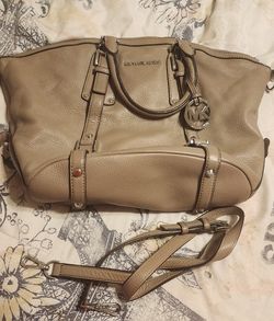 A Baddie GOTTA Carry This KORS