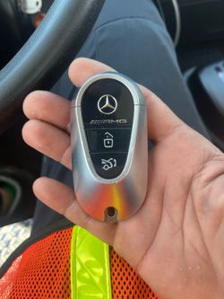 Me encontré esta llave serca del bola y que está por el dadeland mall