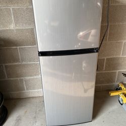 Free:  For Parts Or Repair