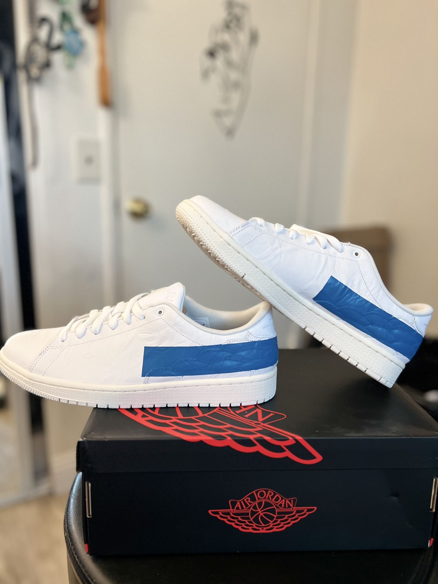 Jordan Centre Court White Blue 🔵