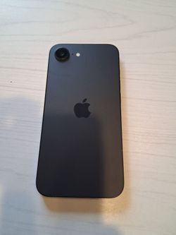 Apple iPhone 16