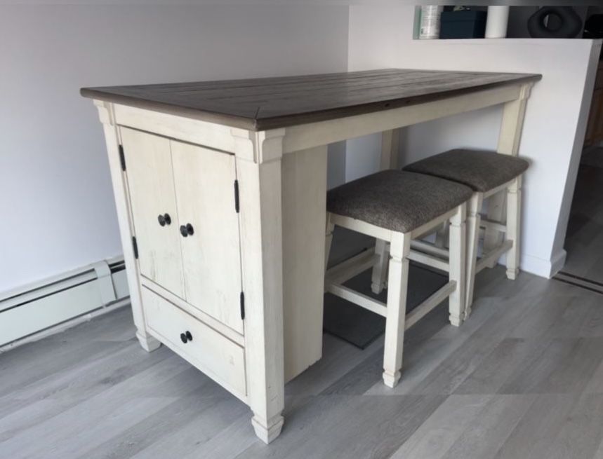 Cottage Style Table W/ Stools for Sale in Brooklyn, NY OfferUp