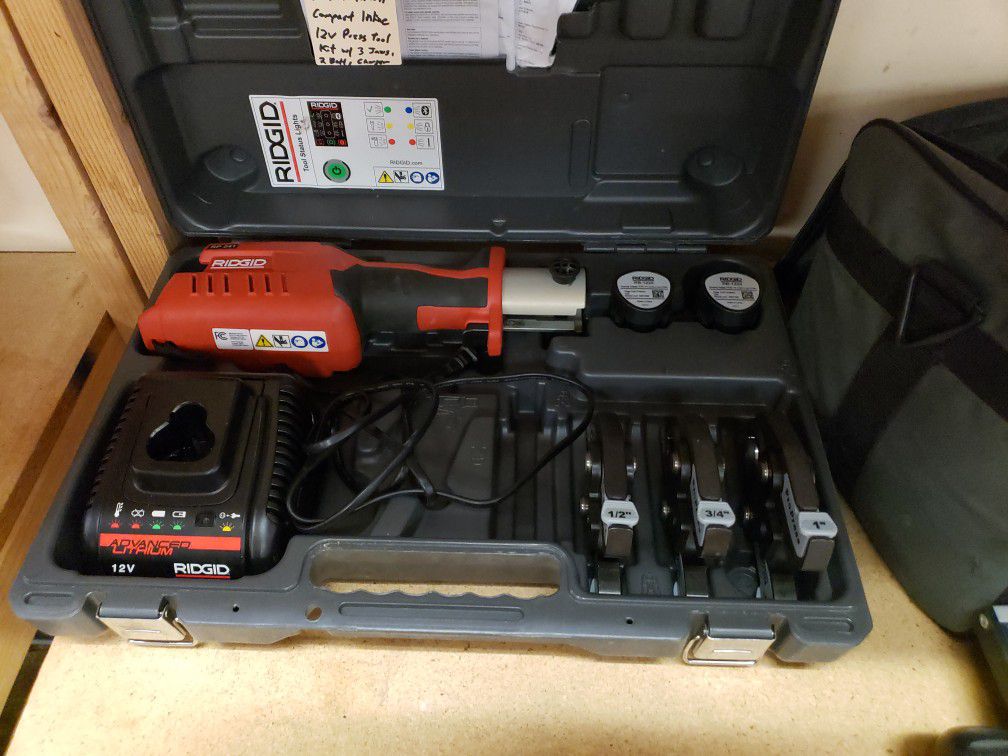 Ridgid RP241 Compact 12 Volt Press Tool Kit With Jaws