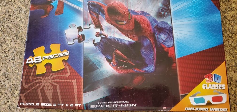 Amazing Puzzle 3 Ft X 2 Ft. Spider-man